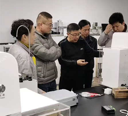 數(shù)位專(zhuān)家訪(fǎng)問(wèn)常州華紡儀器，為制定國(guó)家標(biāo)準(zhǔn)記錄試驗(yàn)數(shù)據(jù)！